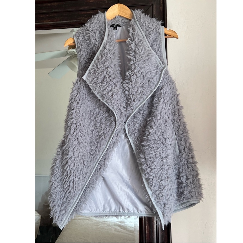 NWOT TCEC Boutique Grey Faux Fur Vest
